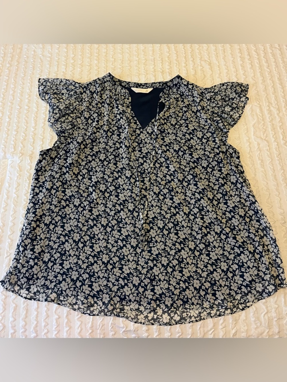 LC Lauren Conrad Navy and White Floral Flutter Sleeve Blouse